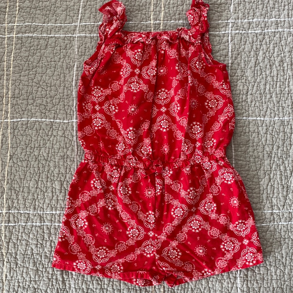 ✨4/$20✨ Oshkosh red and white paisley cotton romper (size 3T/3A)